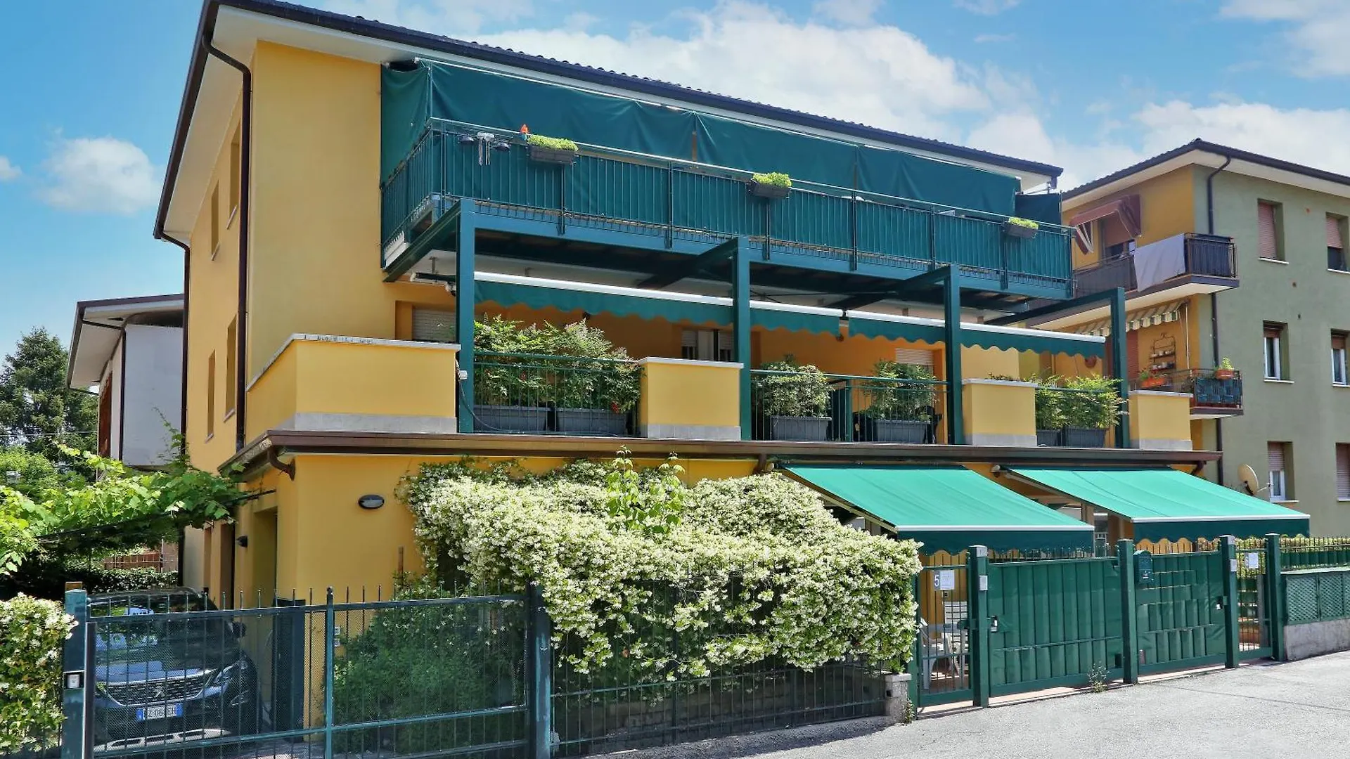 3V Ugo Whit Pool Apartment Bardolino