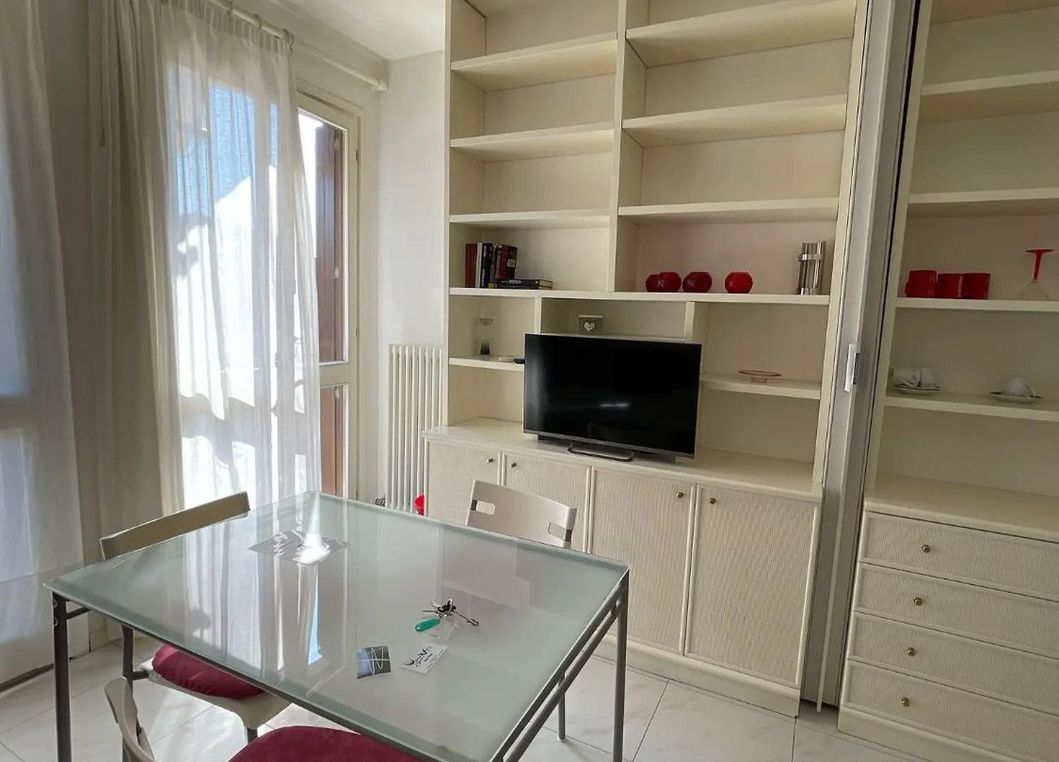 3V Ugo Whit Pool Apartment Bardolino
