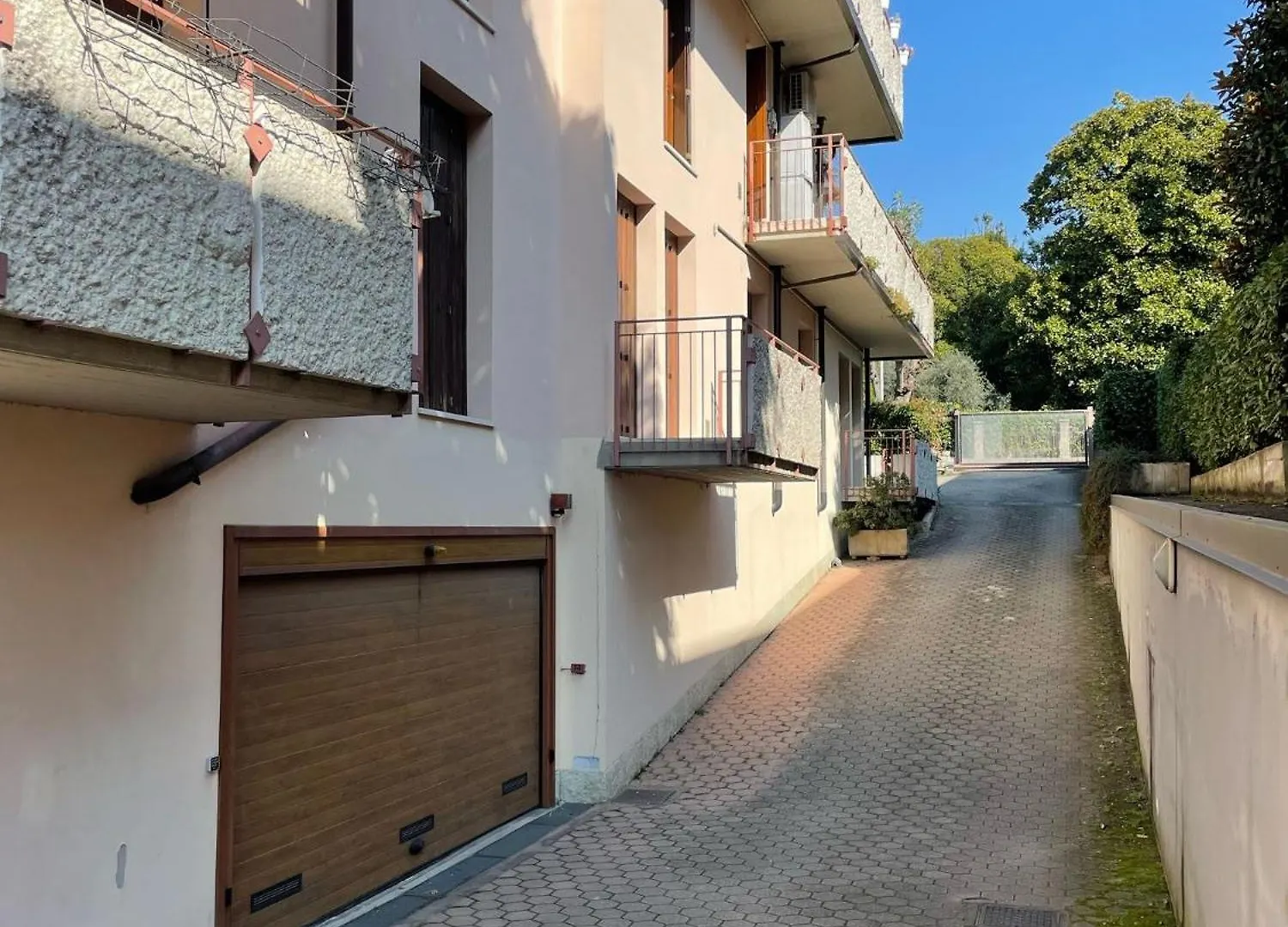 3V Ugo Whit Pool Apartment Bardolino