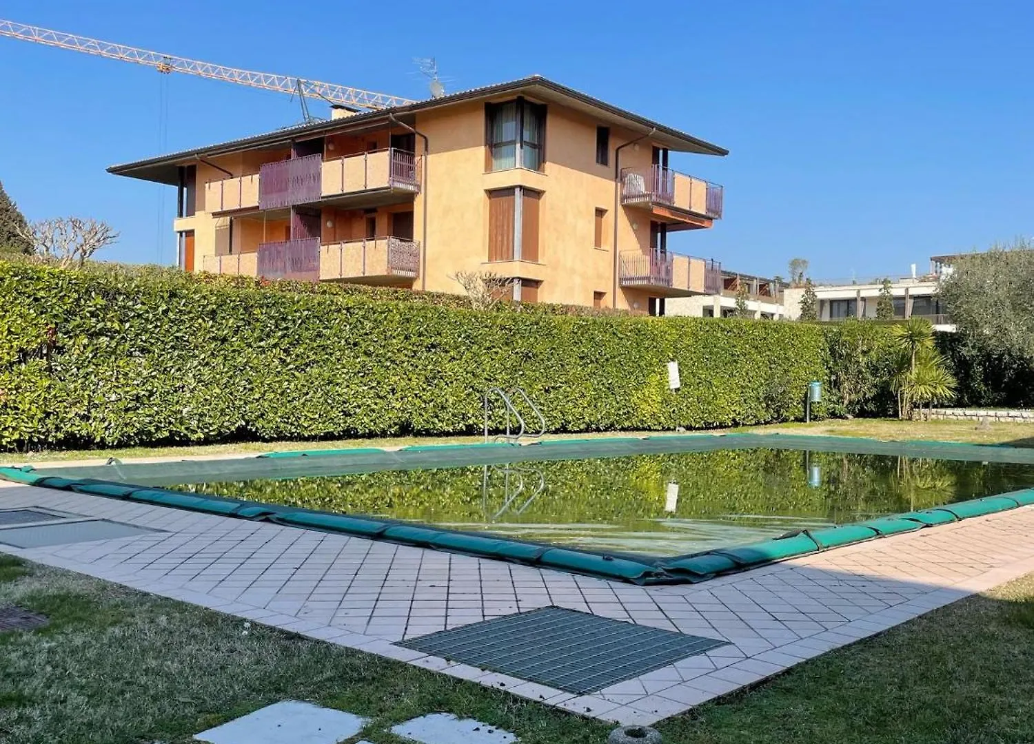 3V Ugo Whit Pool Apartment Bardolino 0*,