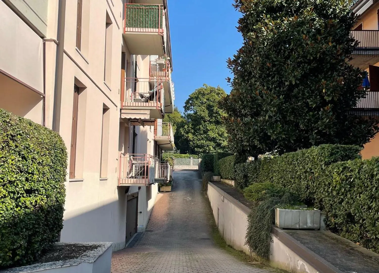 3V Ugo Whit Pool Apartment Bardolino