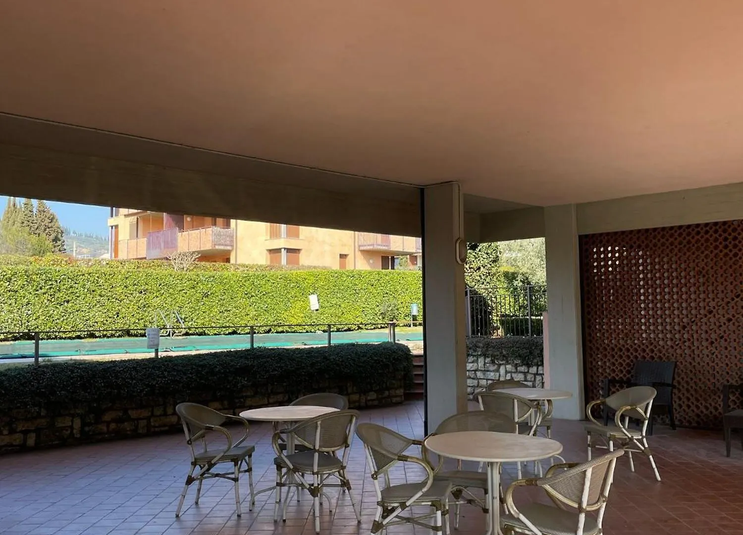 3V Ugo Whit Pool Apartment Bardolino