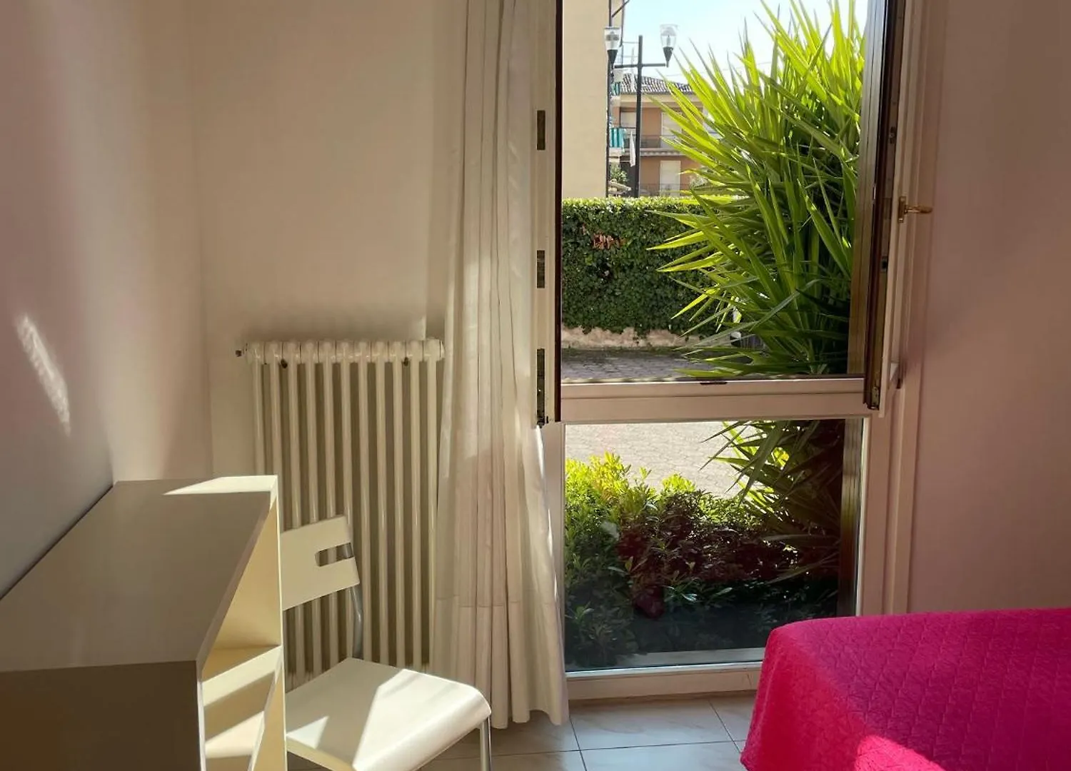 3V Ugo Whit Pool Apartment Bardolino