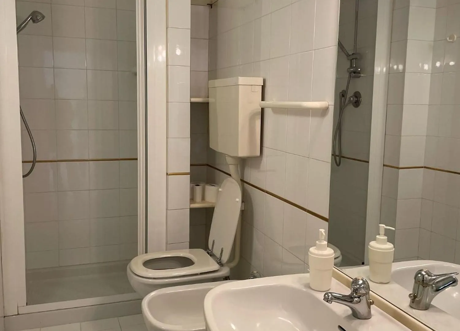 3V Ugo Whit Pool Apartment Bardolino 0*,