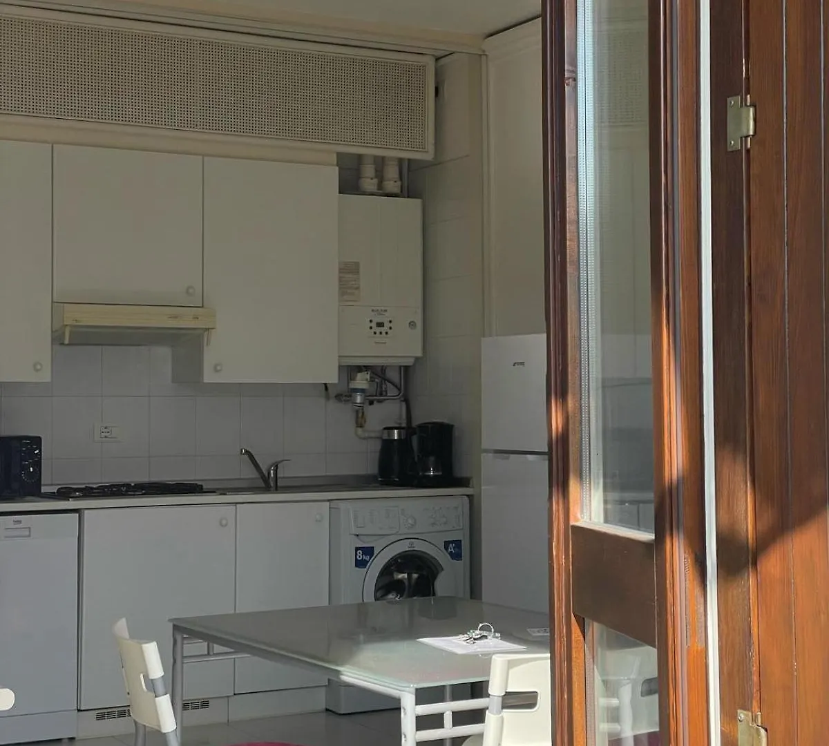 3V Ugo Whit Pool Apartment Bardolino Italy